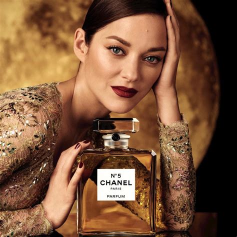 chanel no 5 tv advert model 2020